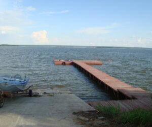 На море