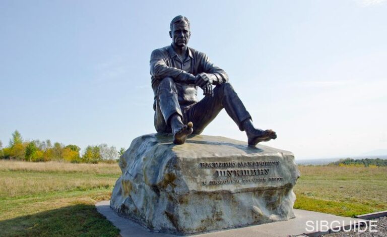 Памятник В.М. Шукшину на горе Пикет