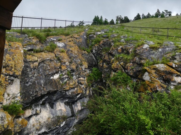 Бородинская пещера